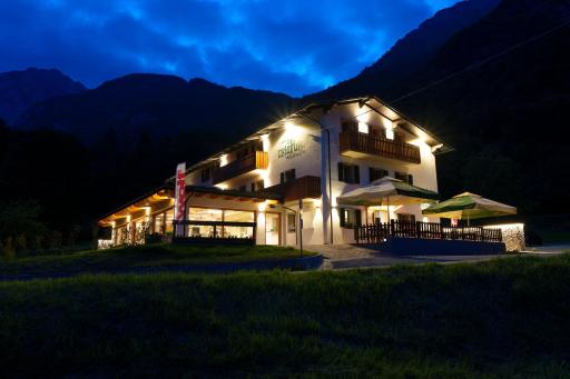 Albergo ariaPura Ristorante - Housity