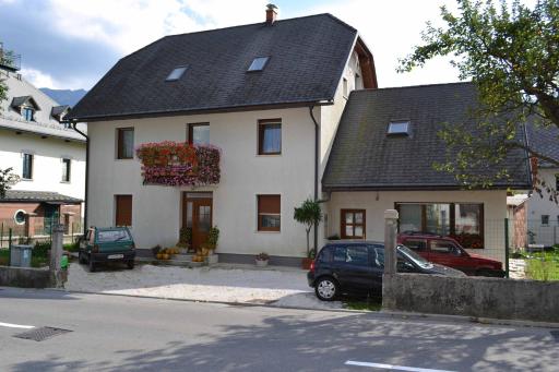 Apartmaji pri Ticelnu - Housity