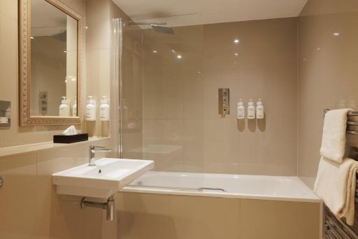 New Bath Hotel & Spa - Housity