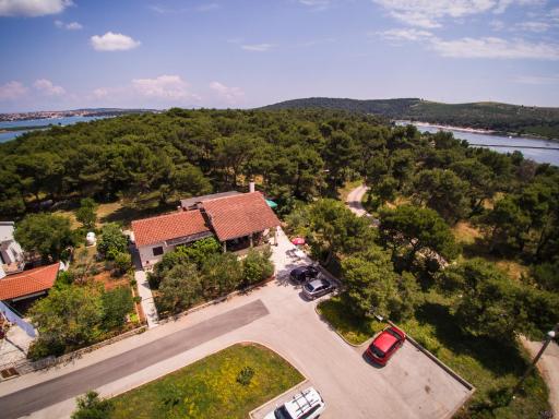 Apartment Rakić Pomer - Housity