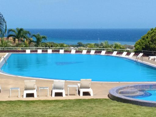 Airport BleuSuite Apartment - Housity