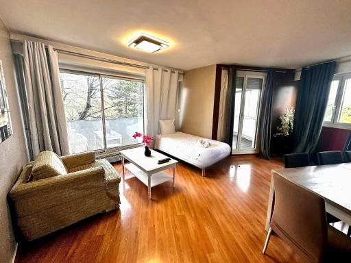 Grand 4 pièces +espace bureau à 20 min Paris ! - Housity