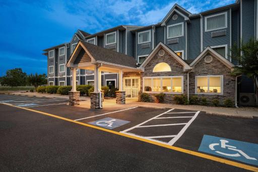 Microtel Inn and Suites - Salisbury - Housity