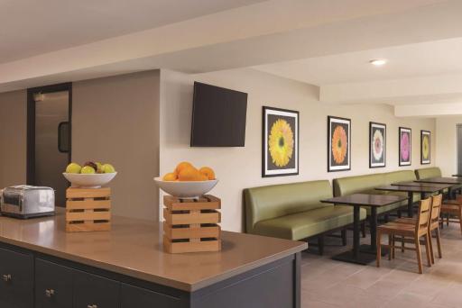 Country Inn & Suites by Radisson, Madison, WI - Housity