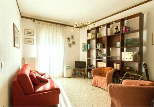 Soleggiato Appartamento Battistini - Housity