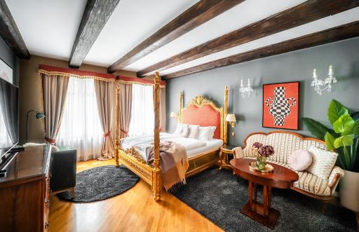 Nosticova Apartments - Hizvo