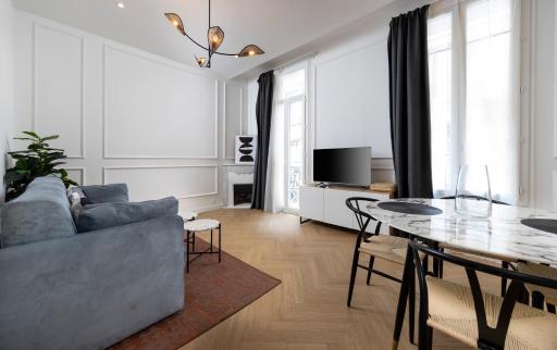 Newly Renovated Apartment with Balcony, AC, Fiber internet - Housity