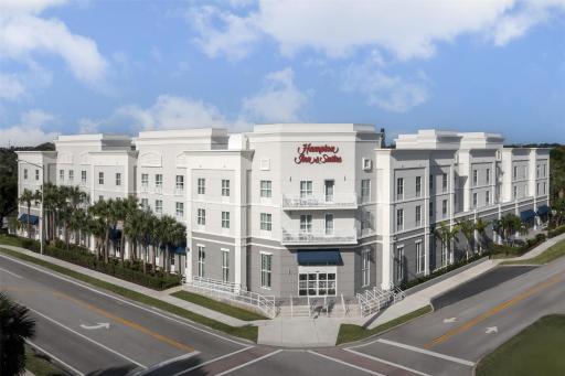 Hampton Inn and Suites by Hilton Vero Beach-Downtown - Housity