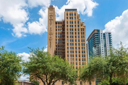 Cambria Hotel Houston Downtown Convention Center - Hizvo