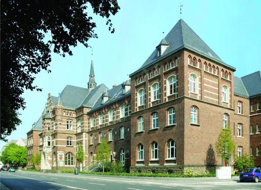 Collegium Leoninum - Housity