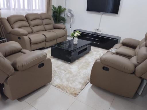 Sofitel Executive 3 bedrooms own compound milimani - Housity