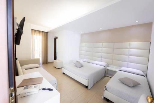 Hotel Vittoria - Housity