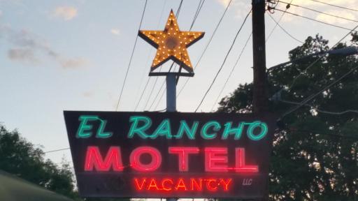 El Rancho Motel - Housity