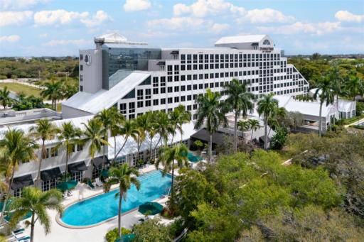 DoubleTree by Hilton Hotel Deerfield Beach Boca Raton - Housity