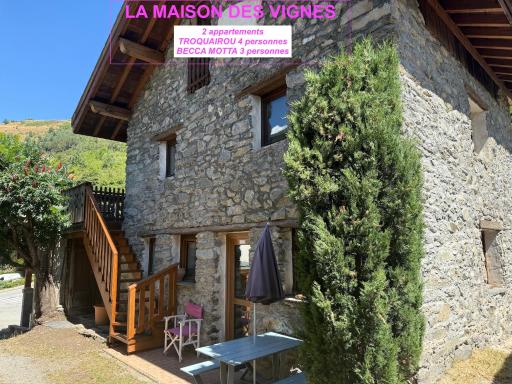 MAISON DES VIGNES- TROQUAÏROU et BECCA MOTTA - Housity