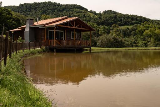 Refúgio das Uvas * Casa do Lago - Housity