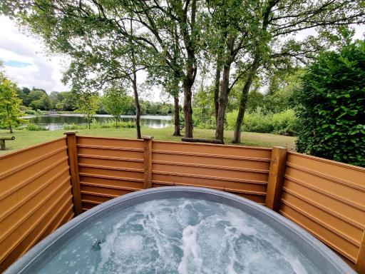Maple Lodge 11 Hot Tub & Sauna - Hizvo