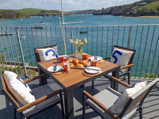 35 The Salcombe - Housity