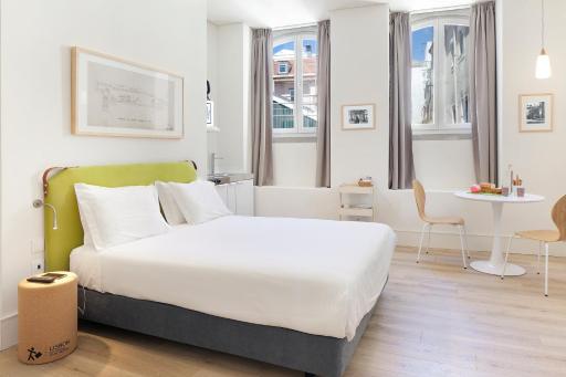 Ascensor da Bica - Lisbon Serviced Apartments - Housity