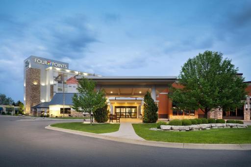 Four Points By Sheraton - Saginaw - Housity