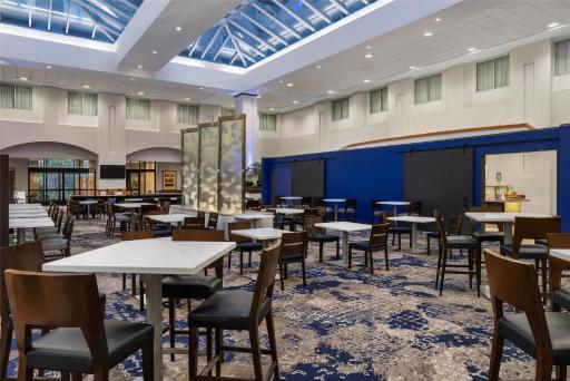 Embassy Suites Boston at Logan Airport - Housity