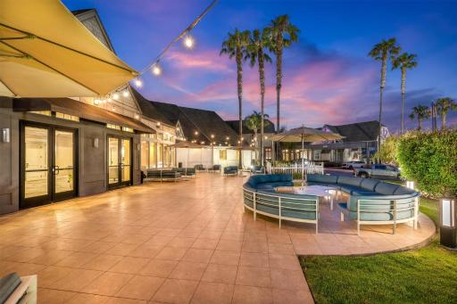 Hilton San Diego/Del Mar - Housity