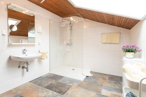 Beachfront Pesentheinerhof - Housity