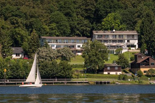PlusNaturHotel direkt am Ederseeufer Waldhotel Wiesemann und Ferienapartments - Housity