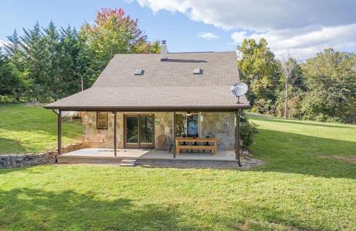 Cherokee Lake Cottage by Staycating - Housity