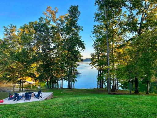 Cherokee Lake Cottage by Staycating - Housity