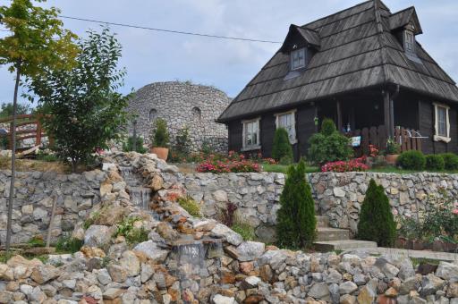Etno Apartment Vrdnik - Housity