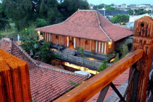 Omah Sinten Heritage Hotel & Resto - Housity