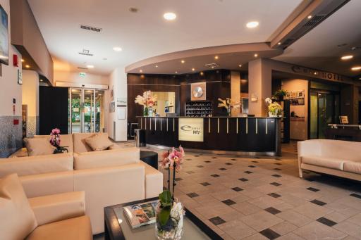 Euro Hotel - Housity