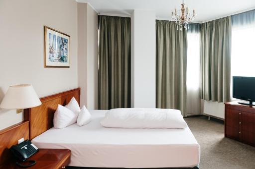 ROSS Hotel nähe Messe Stuttgart - Housity