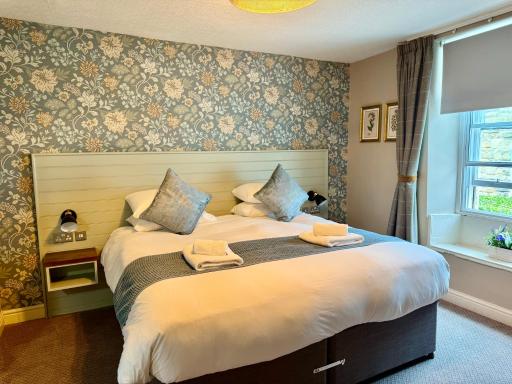 The Queen's Head - Housity