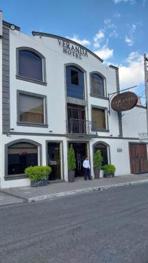 Veranda Hotel - Housity