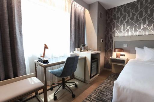 Radisson Plaza Hotel at Kalamazoo Center - Housity