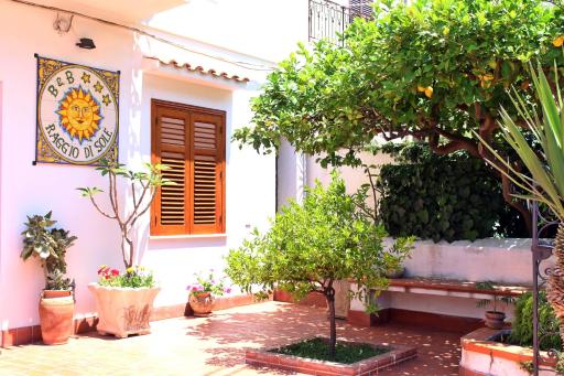 Raggio di Sole Bed & Breakfast - Housity