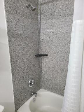 All Seasons Lodge - Housity