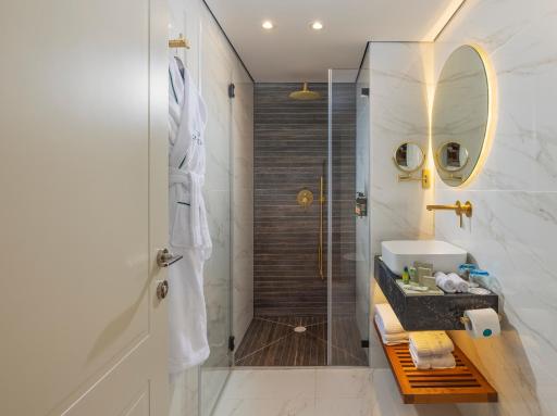 Beachfront Seanergy Boutique & Spa Hotel - Housity