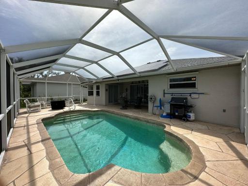 32 Pool home in Rotonda Lakes - Housity