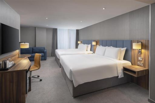 Hilton Garden Inn London Heathrow Terminal 2 and 3 - Housity