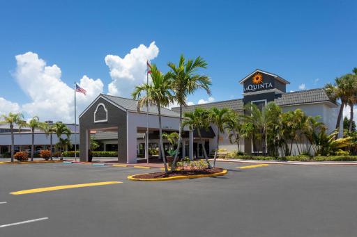 La Quinta Inn by Wyndham Cocoa Beach-Port Canaveral - Housity