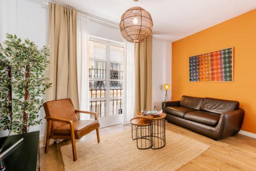 Historical Center Apartment Malaga parking and smart tv - Housity