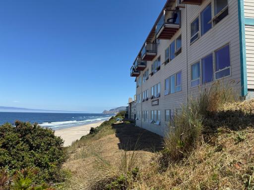 Seahorse Oceanfront Lodge - Housity