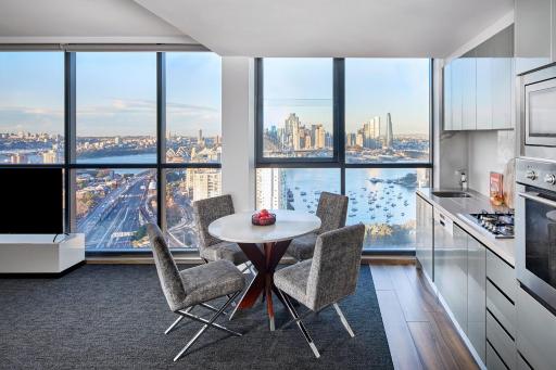 Meriton Suites North Sydney - Housity