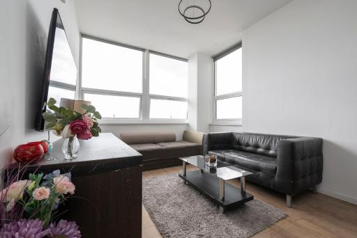 Hawthorns Apartments - Housity
