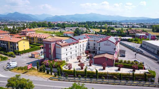 Hotel Borgo Brianteo - Housity