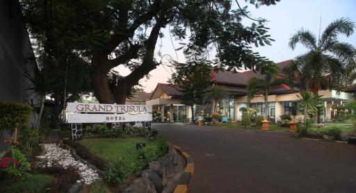 Hotel Grand Trisula Indramayu - Housity