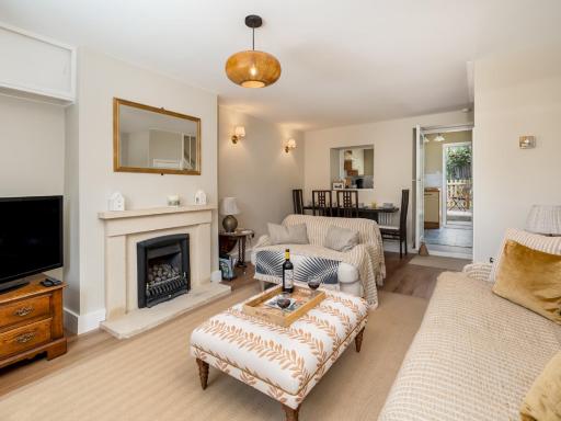 Charming 2 Bed Cottage in the Heart of Adderbury Pass the Keys - Housity